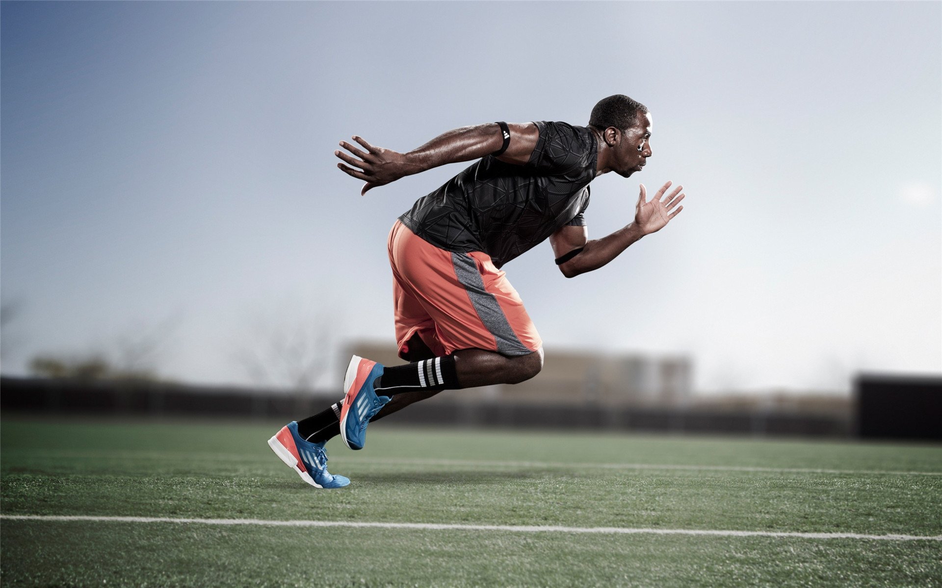 冰岛寒夜，红牛绝境冲锋；英超热土，三笘薰接管争冠时刻